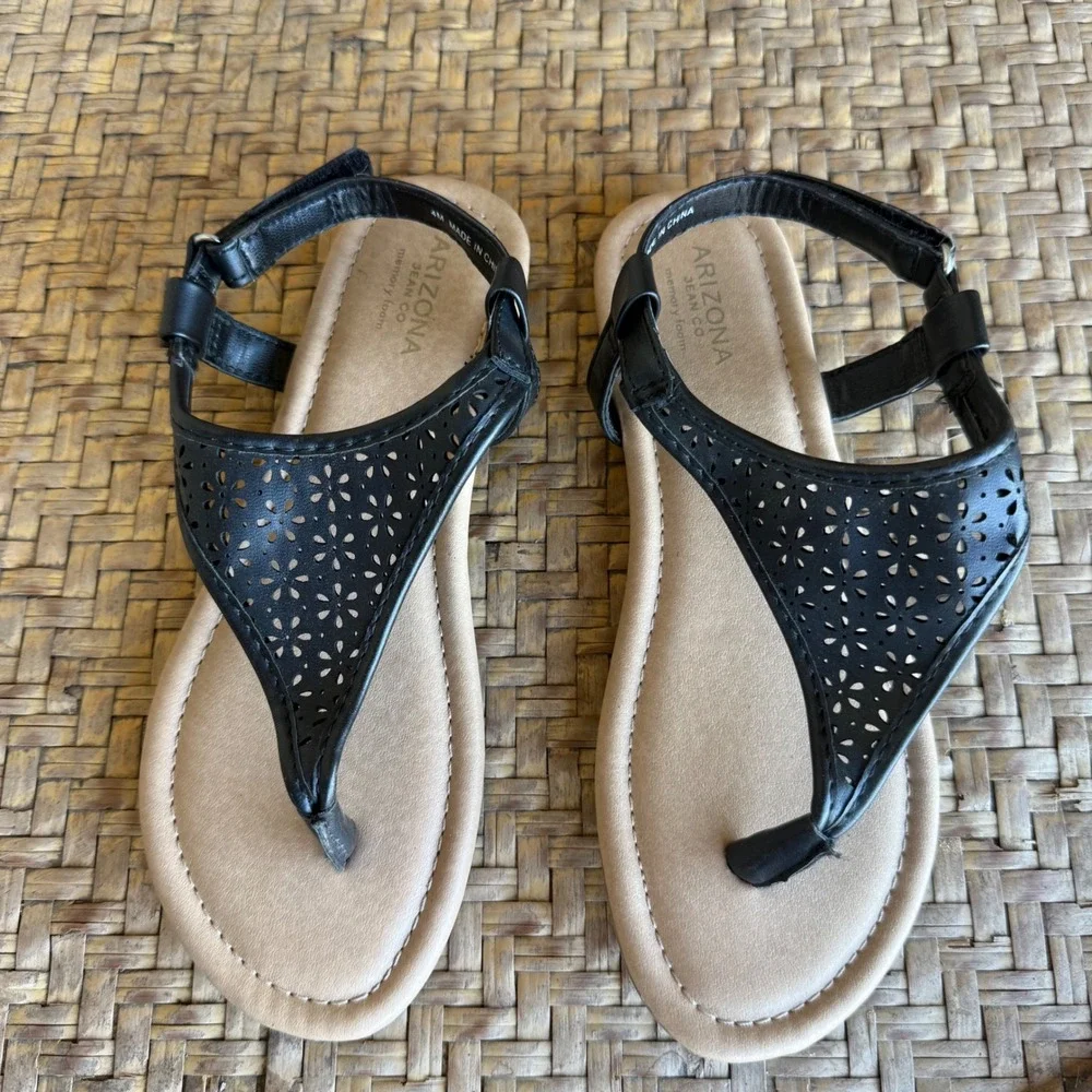 Arizona Boho Floral Sandals Cameron II Girls 4 Black Laser Cut Ankle Strap Flat